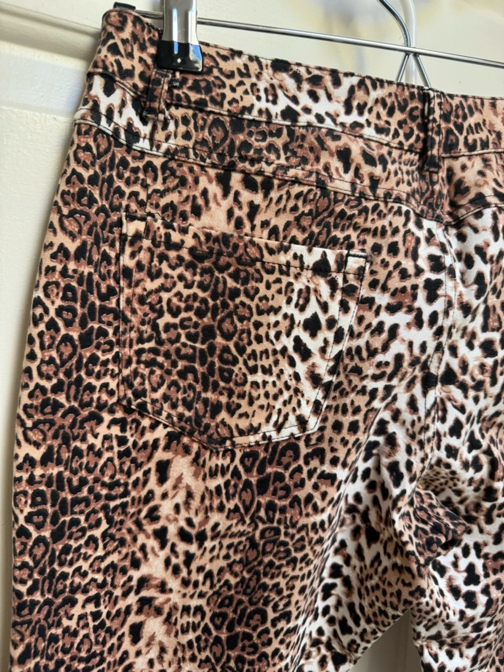 Y Jessi New York Leopard Animal Print Tan Black White Pant Legging size jr Large